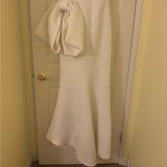 Jovani size 8 Strapless white gown with slit, side bow, and small tail. - Picture 5 of 10